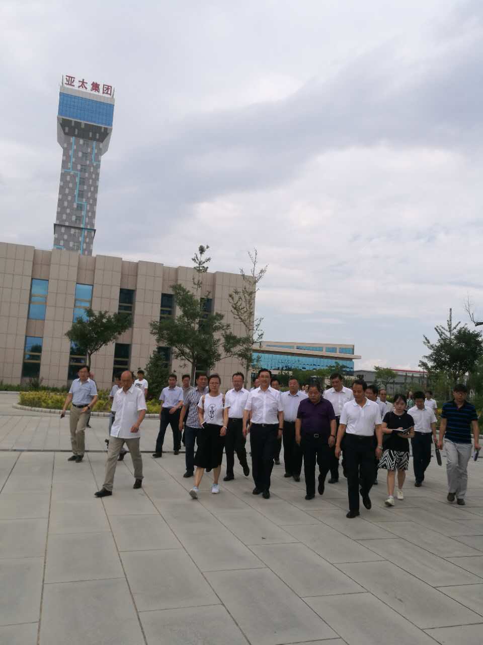 国务院第十八督查组一行参观考察兰州新区拉斯维加斯游戏3499伊士顿电梯厂