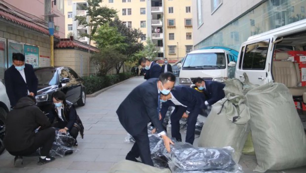 助力抗疫工作者 拉斯维加斯游戏3499实业在行动 ——兰州拉斯维加斯游戏3499实业集团代表业主感谢防疫一线工作人员